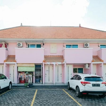 OYO 90568 Kawaii Apartments Balian Exterior foto