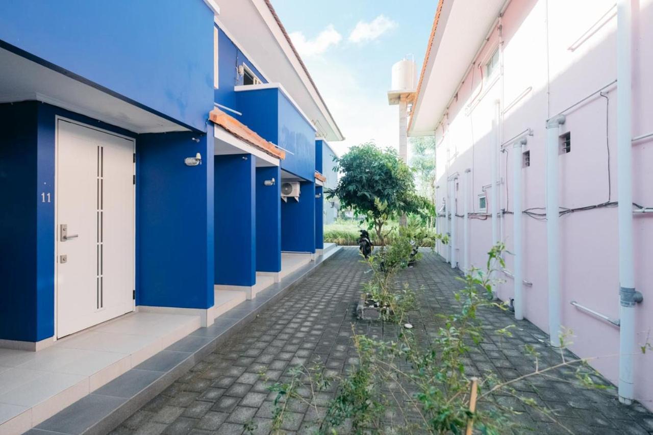 OYO 90568 Kawaii Apartments Balian Exterior foto